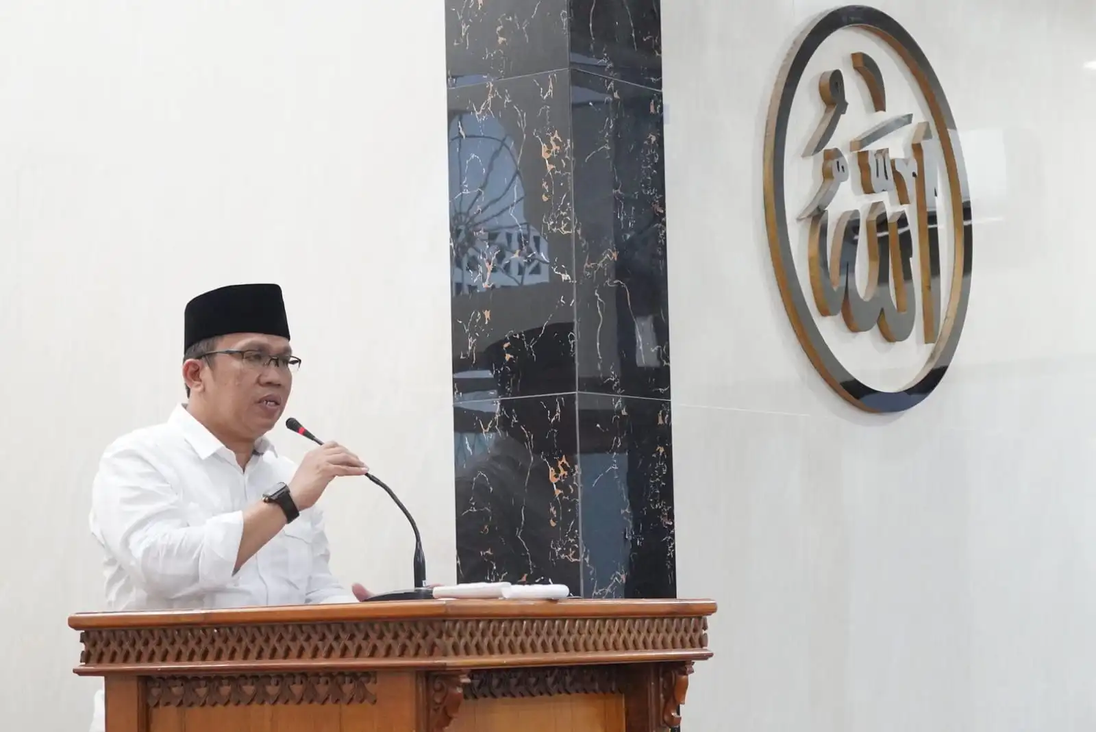 Gambar Safari Ramadhan di Masjid Al Ikhlas, Camat Rappocini Ajak Jamaah Menjaga Kebersihan