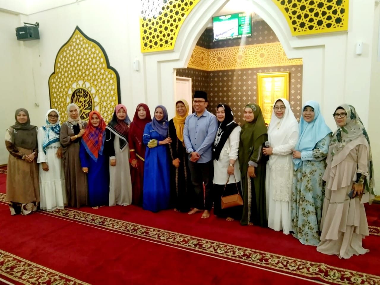Gambar Camat Rappocini Hadiri  Isra Mi'raj di Masjid Al Al Hidayah Karunrung