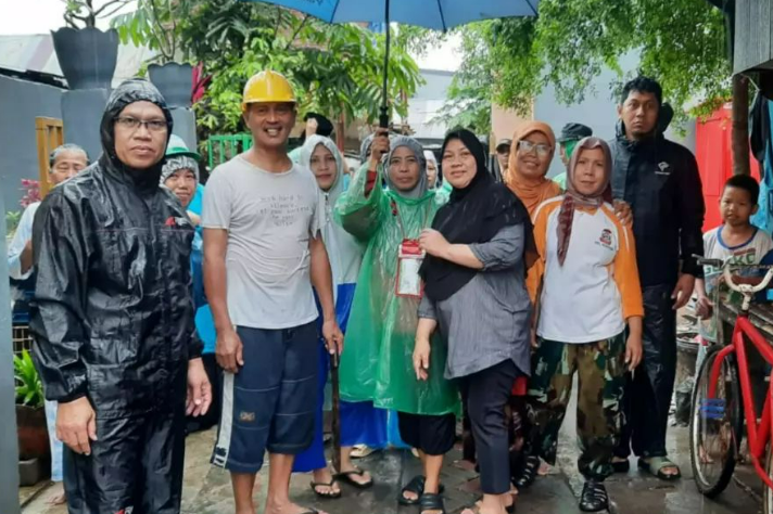 Gambar Sabtu Bersih, Camat Rappocini Bersihkan Lorong Binaan PKK