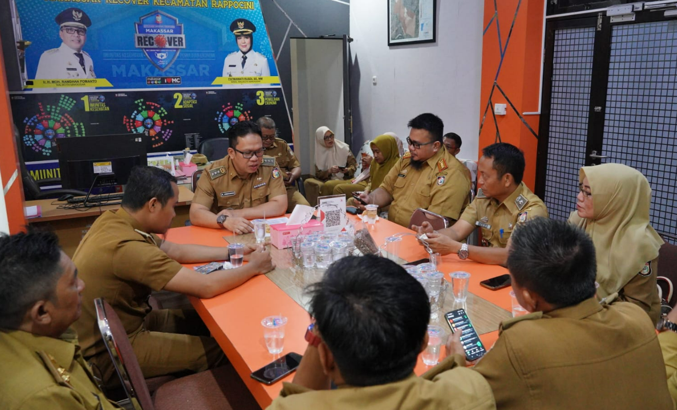 Gambar Kebersihan Lingkungan Jadi Perhatian Camat Rappocini