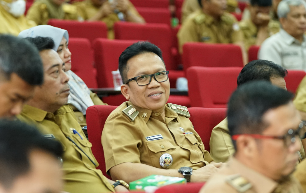 Gambar Camat Rappocini Bersama Lurah Menghadiri Monitoring dan Evaluasi Pelaksanaan Program APBD