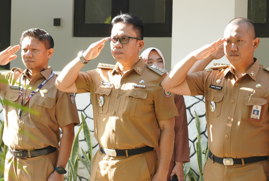 Gambar Camat Rappocini Hadiri Apel Pagi di Balaikota