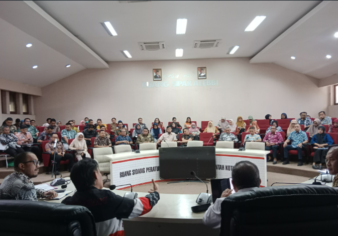 Gambar Camat Rappocini Hadiri  Focus Group Discussion  di Ruang Sipakalebbi
